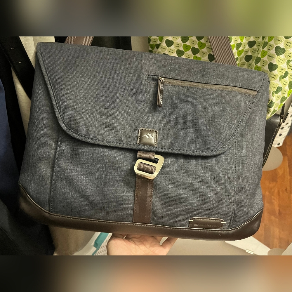 Collins collection by brenthaven laptop bag